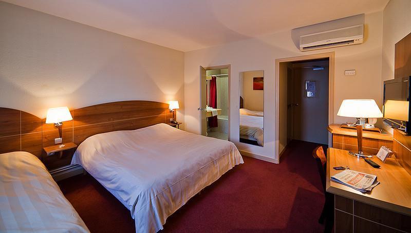 Kyriad Hotel Clermont Ferrand Centre Экстерьер фото